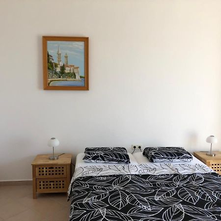 Apartments Delfini Sveti Filip i Jakov Eksteriør billede