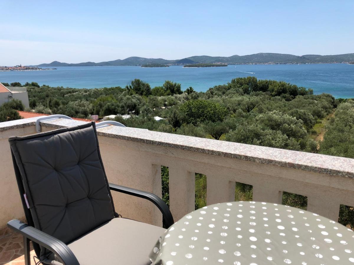 Apartments Delfini Sveti Filip i Jakov Eksteriør billede