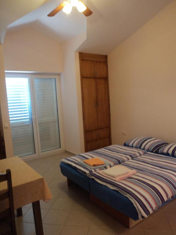 Apartments Delfini Sveti Filip i Jakov Eksteriør billede