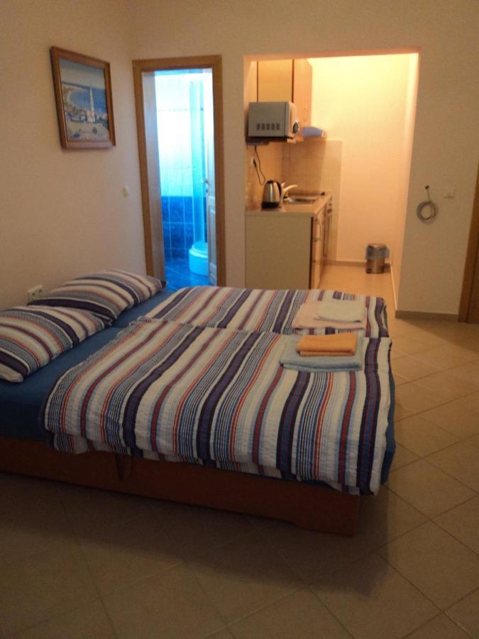 Apartments Delfini Sveti Filip i Jakov Eksteriør billede