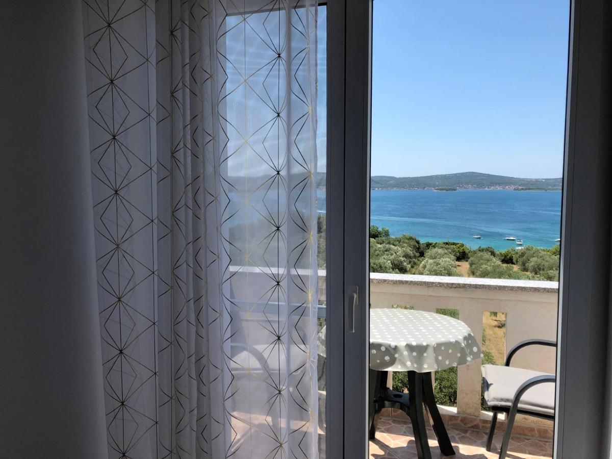 Apartments Delfini Sveti Filip i Jakov Eksteriør billede
