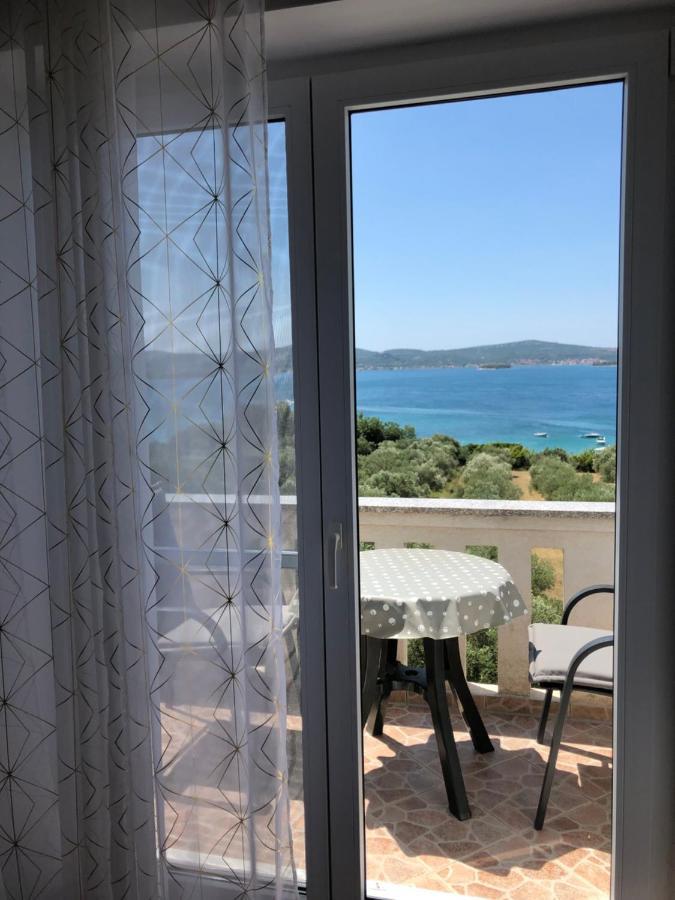 Apartments Delfini Sveti Filip i Jakov Eksteriør billede