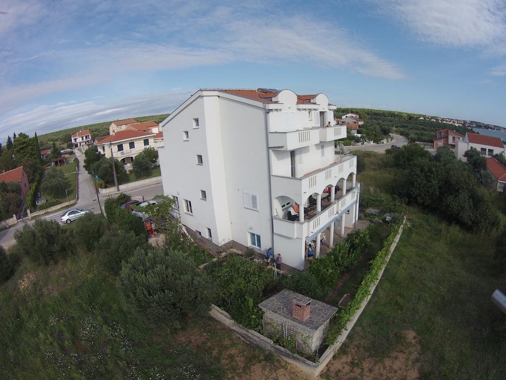 Apartments Delfini Sveti Filip i Jakov Eksteriør billede